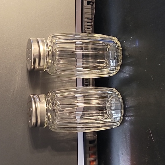Vintage Ribbed Glass Salt & Pepper Shakers - Picture 2 of 8
